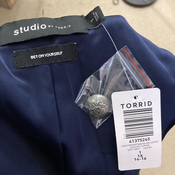 NWT Torrid Studio Ponte Buttoned Tailored Suit Vest, Size 1X (14/16) - Picture 11 of 16